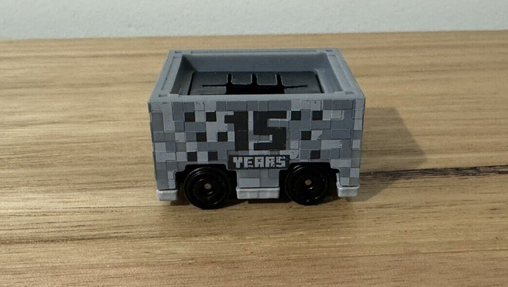 Машинка Базовая Hot Wheels Minecraft Screen Time 1:64 HTB38 Grey - изображение 3