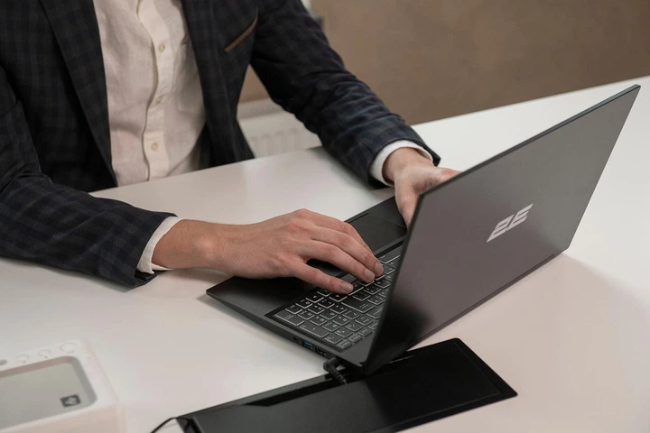 2E Ноутбук Imaginary 15 15.6" FHD IPS AG, Intel i5-1235U, 16GB, F512GB, UMA, Win11, чорний - Фото 3 2E Ноутбук Imaginary 15 15.6" FHD IPS AG, Intel i5-1235U, 16GB, F512GB, UMA, Win11, чорний - зображення 3