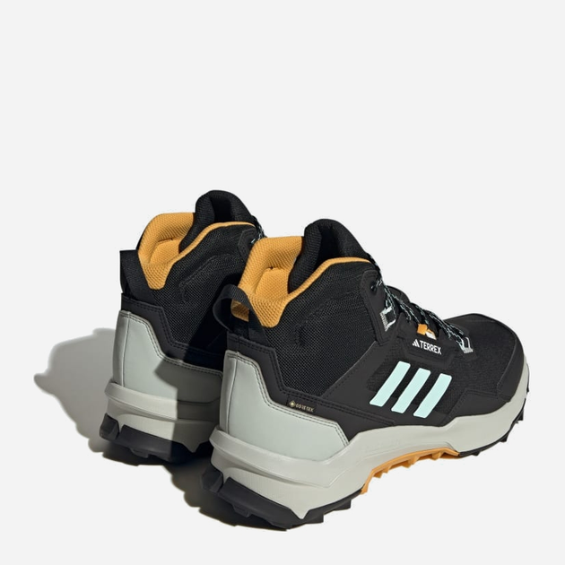 Buty trekkingowe męskie gore-tex adidas Terrex Ax4 Mid Gtx IF4849 40.5 Czarne (4066758935427) - obraz 4