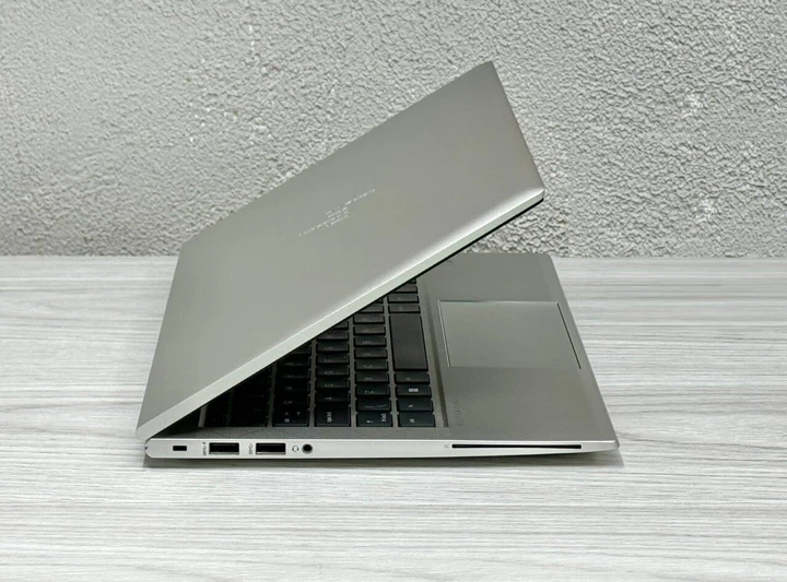 Ультрабук HP EliteBook 835 G8 / 13.3