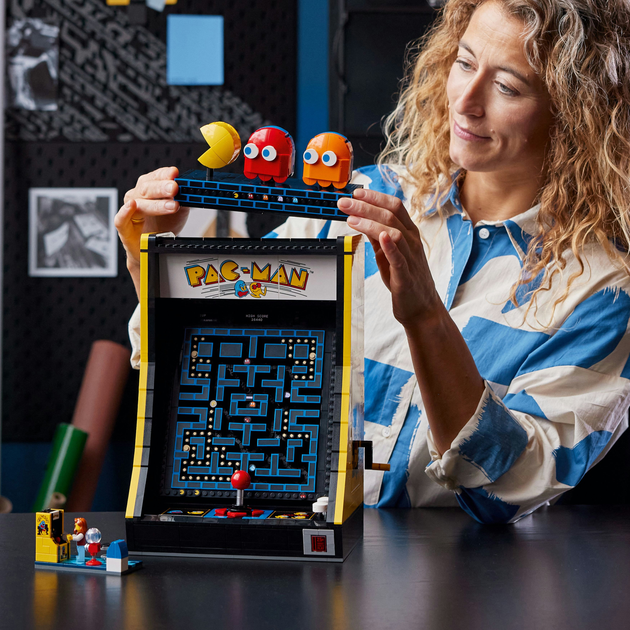 Zestaw klocków LEGO Icons Arcade PAC-MAN 2651 element (10323) - obraz 4