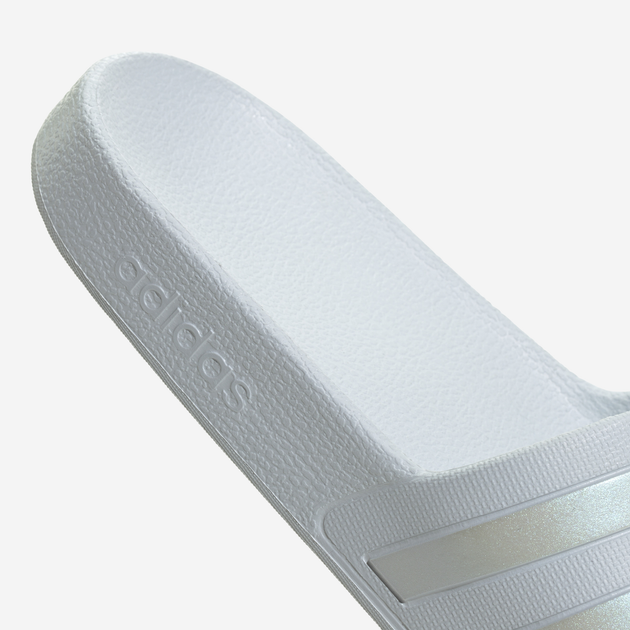 Жіночі шльопанці для пляжу adidas Adilette Aqua IF0894 42 Сірі з золотистим (4066765076199) - зображення 8