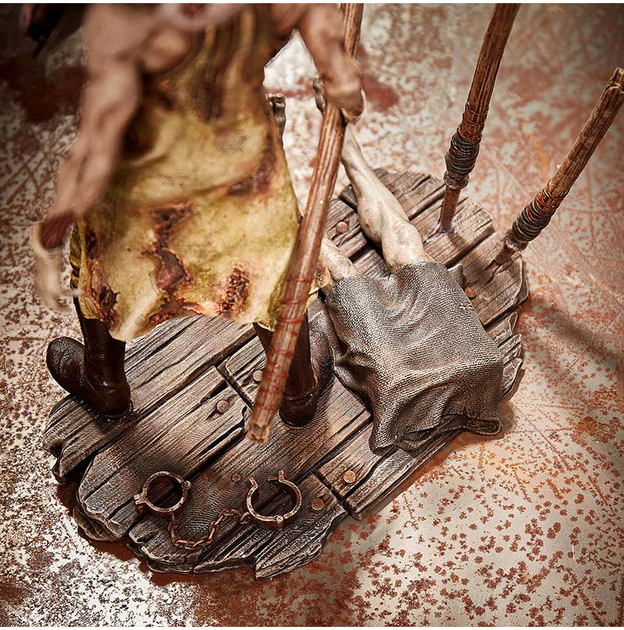 Rozetka.pl | Figurka Numskull Silent Hill Red Pyramid Thing