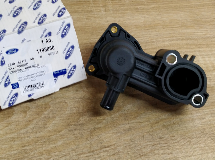 Корпус термостата FORD 1 198 060 FORD CONNECT 1.8TD - изображение 1