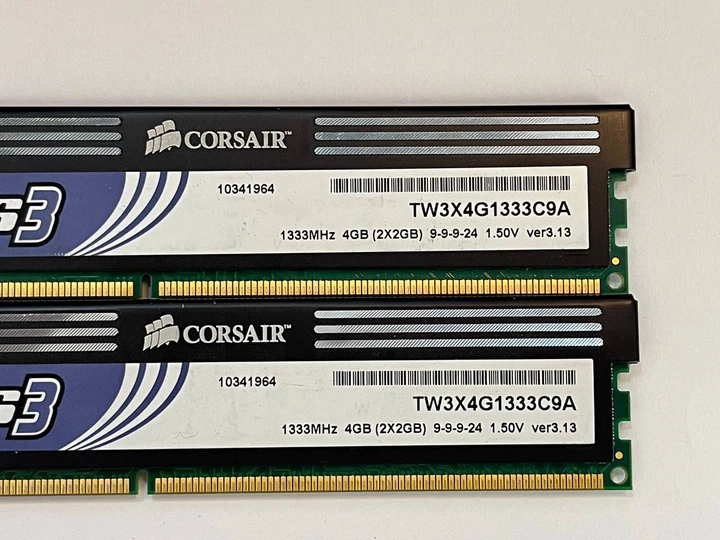 Оперативна пам'ять Corsair DDR3 4Gb Kit (2*2Gb) 1333MHz PC3-10600 - Фото 2 Оперативна пам'ять Corsair DDR3 4Gb Kit (2*2Gb) 1333MHz PC3-10600 - зображення 2