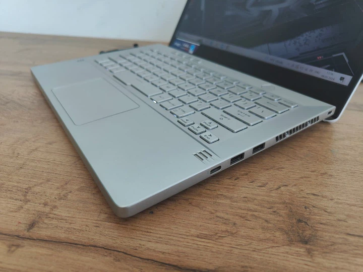 Ігровий ноутбук Asus ga401q / 14" (1920x1080) IPS / AMD Ryzen 9 5900HS (8 (16) ядер по 3.0 - 4.6 GHz) / 16 GB DDR4 / 1000 GB SSD / nVidia GeForce RTX 3060, 6 GB GDDR6, 192-bit / WebCam / Windows 10 Home б/в - Фото 6 Ігровий ноутбук Asus ga401q / 14" (1920x1080) IPS / AMD Ryzen 9 5900HS (8 (16) ядер по 3.0 - 4.6 GHz) / 16 GB DDR4 / 1000 GB SSD / nVidia GeForce RTX 3060, 6 GB GDDR6, 192-bit / WebCam / Windows 10 Home б/в - зображення 6