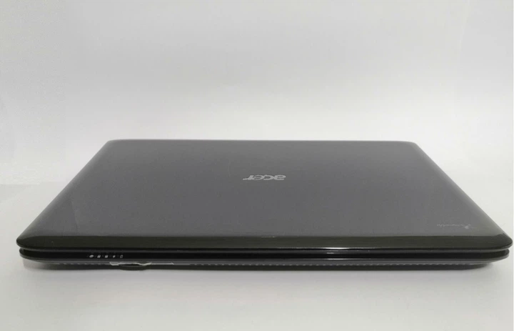Ноутбук Acer Aspire 8940G / 17.3" (1920x1080) TN / Intel Core i7-720QM (4 (8) ядра по 1.6 - 2.8 GHz) / 8 GB DDR3 / 128 GB SSD + 500 GB HDD / nVidia GeForce GT 240M, 1 GB GDDR3, 128-bit / WebCam / DVD-RW б/в - Фото 3 Ноутбук Acer Aspire 8940G / 17.3" (1920x1080) TN / Intel Core i7-720QM (4 (8) ядра по 1.6 - 2.8 GHz) / 8 GB DDR3 / 128 GB SSD + 500 GB HDD / nVidia GeForce GT 240M, 1 GB GDDR3, 128-bit / WebCam / DVD-RW б/в - зображення 3