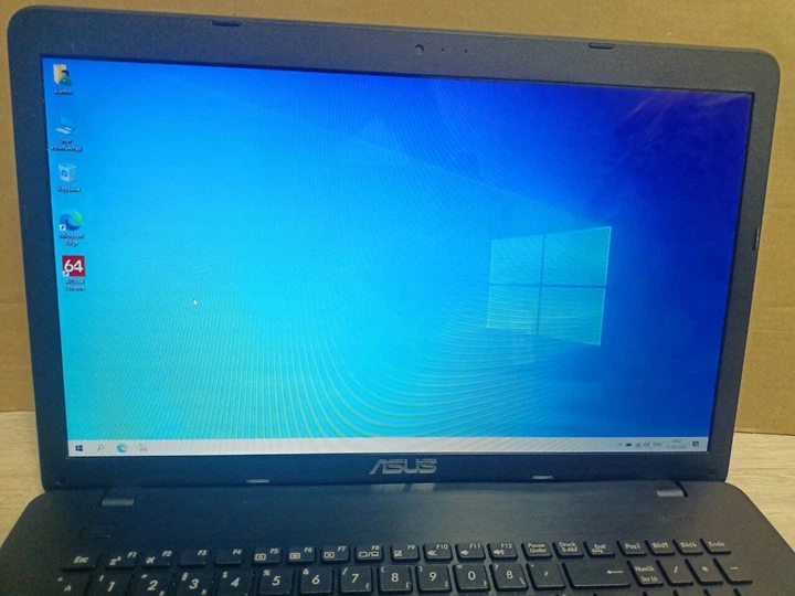 Ноутбук Asus F751L / 17.3" (1600x900) TN / Intel Core i3-5005U (2 (4) ядра по 2.0 GHz) / 8 GB DDR3 / 128 GB SSD / Intel HD Graphics 5500 / WebCam / VGA б/в - Фото 3 Ноутбук Asus F751L / 17.3" (1600x900) TN / Intel Core i3-5005U (2 (4) ядра по 2.0 GHz) / 8 GB DDR3 / 128 GB SSD / Intel HD Graphics 5500 / WebCam / VGA б/в - зображення 3