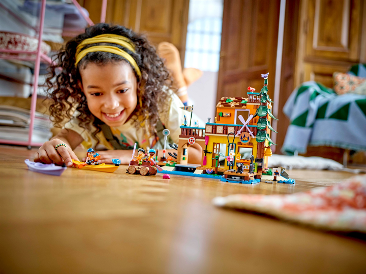 Zestaw klocków LEGO Friends Sporty wodne na obozie kempingowym 628 elementów (42626) - obraz 8