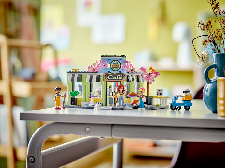 Zestaw klocków LEGO Friends Kawiarnia w Heartlake 426 elementów (42618) - obraz 10