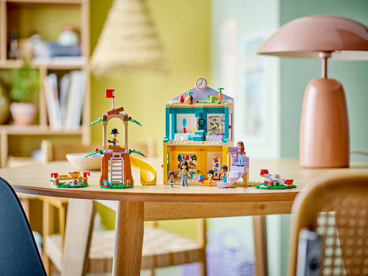 Zestaw klocków LEGO Friends Przedszkole w Heartlake 239 elementów (42636) - obraz 11