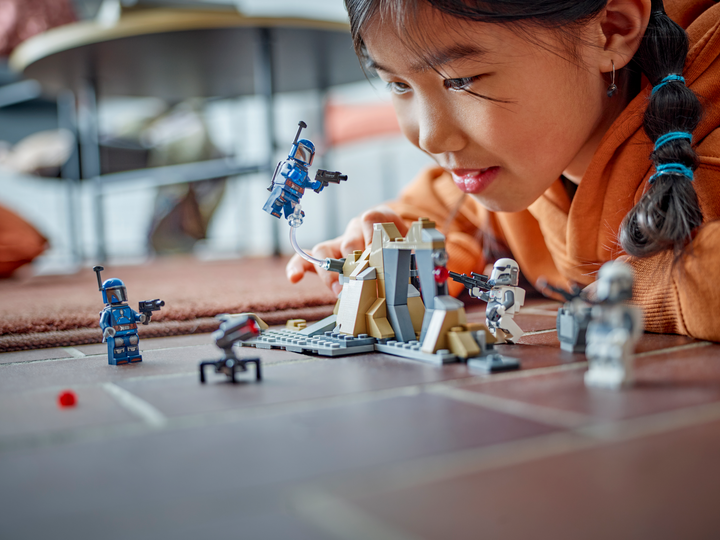 Zestaw klocków LEGO Star Wars Zasadzka na Mandalorze — zestaw bitewny 109 elementów (75373) - obraz 6