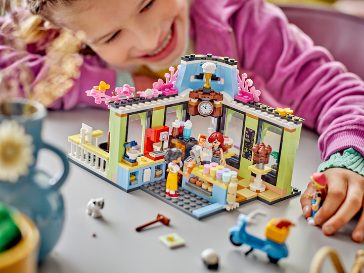 Конструктор LEGO Friends Кафе Хартлейк 426 детали (42618) - изображение 8