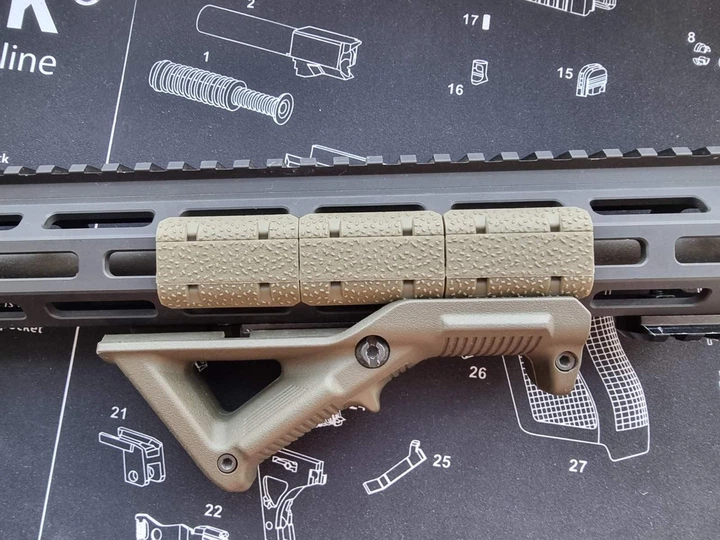 パーツアソート　myui様 Накладки на цівку АР15 M-Lok Magpul Tape 2 Rail Covers. ODG
