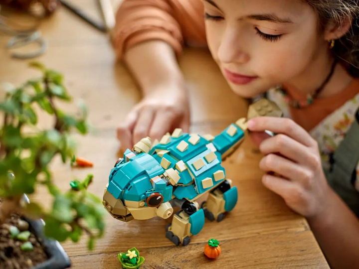 Zestaw klocków LEGO Jurassic World Mały ankylozaur Bumpy 358 elementów (76962) - obraz 10