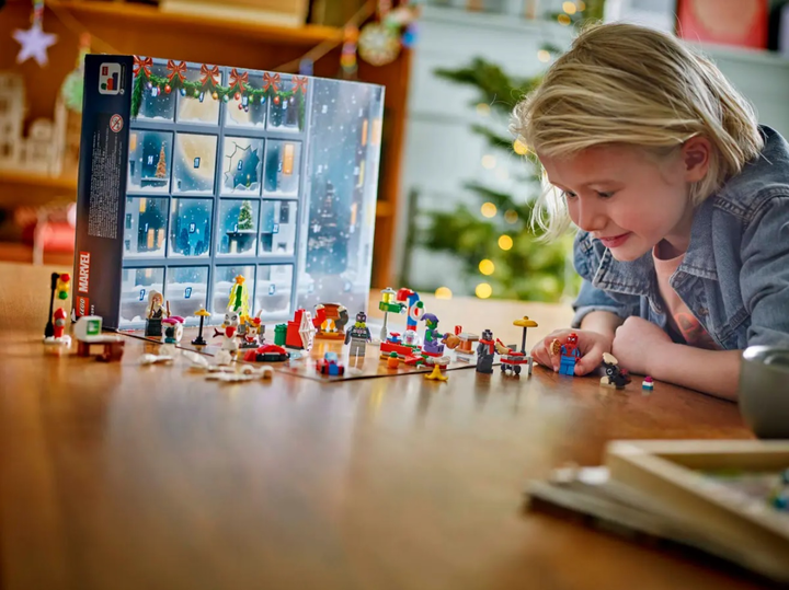Набір LEGO Marvel Адвент-календар Людина-павук 246 елементів (76293) - зображення 7