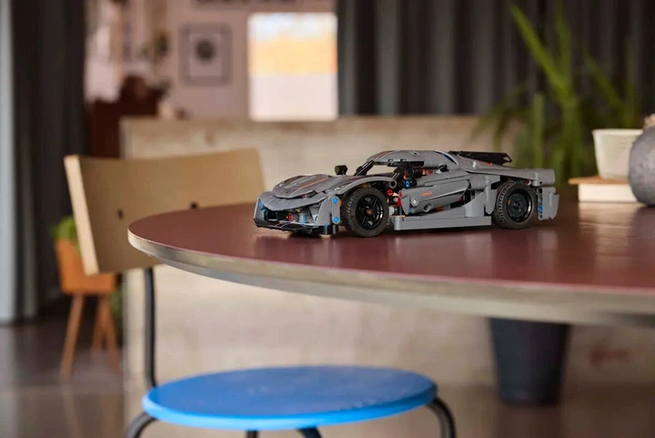 Конструктор LEGO Technic Серый гиперкар Koenigsegg Jesko Absolut