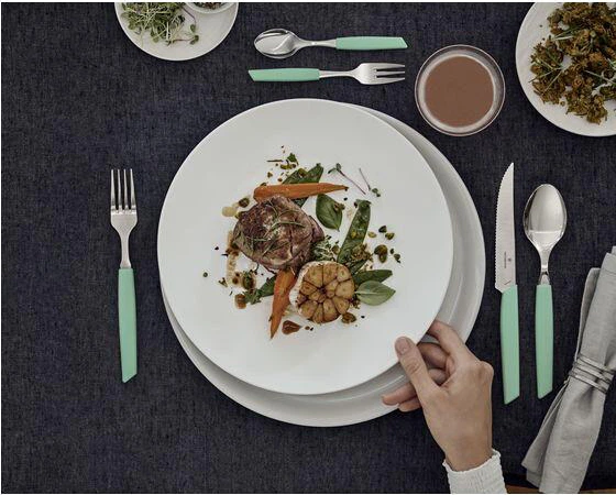 Набор столовых приборов Victorinox Swiss Modern Table Set 24 предмета с ручкой мятного цвета (6.9096.12W41.24) - Фото 6 Набор столовых приборов Victorinox Swiss Modern Table Set 24 предмета с ручкой мятного цвета (6.9096.12W41.24) - изображение 6