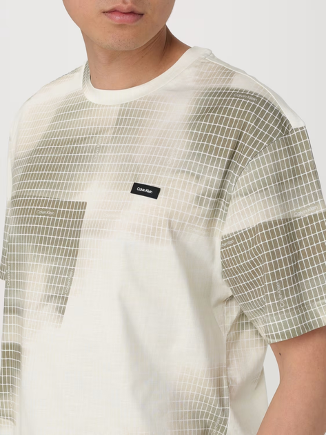 Футболка бавовняна чоловіча Calvin Klein K10K112948-0F5 XL Бежева (8720109267501) - зображення 4