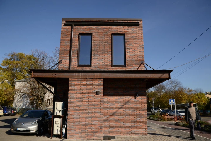 Облицовочная плитка Loft Brick Лонгфорд 30 Красно-коричневый с черными вставками 295x50 мм - Фото 1 Облицовочная плитка Loft Brick Лонгфорд 30 Красно-коричневый с черными вставками 295x50 мм - изображение 1