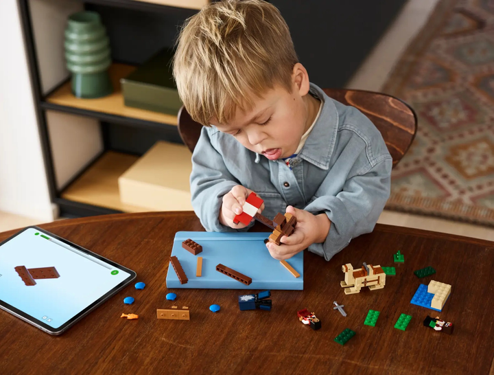 Конструктор LEGO Minecraft Подорож на піратському кораблі 166 деталей (21259) - зображення 9