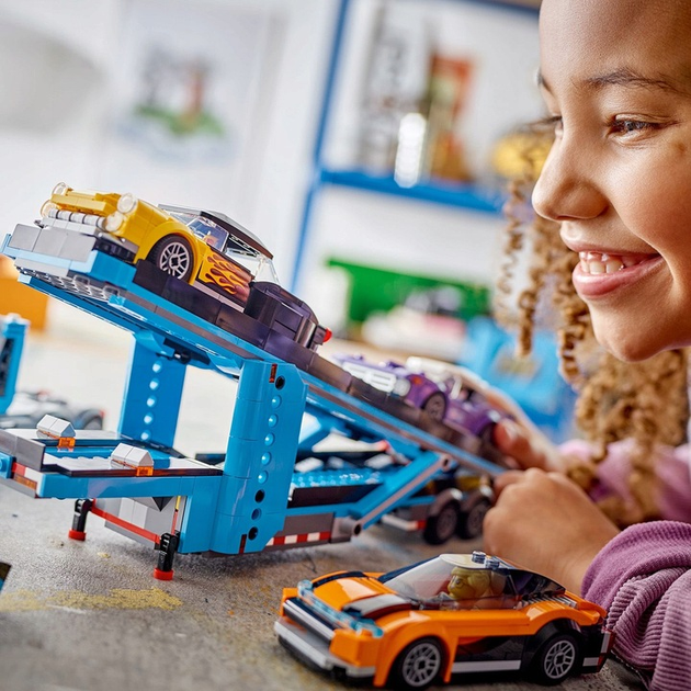 Конструктор LEGO City Вантажівка-транспортер зі спортивними авто 998 деталей (60408)  - зображення 7