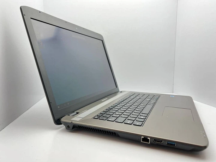 Ноутбук Medion Akoya E7226 / 17.3" (1600x900) TN / Intel Celeron N2930 (4 (4) ядра по 2.16 GHz) / 4 GB DDR3 / 120 GB SSD / Intel HD Graphics / WebCam б/в - зображення 3