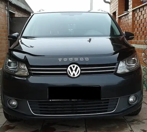 Дефлектор капота (мухобойка) VIP-TUNING для Volkswagen Touran 2010+ - изображение 2