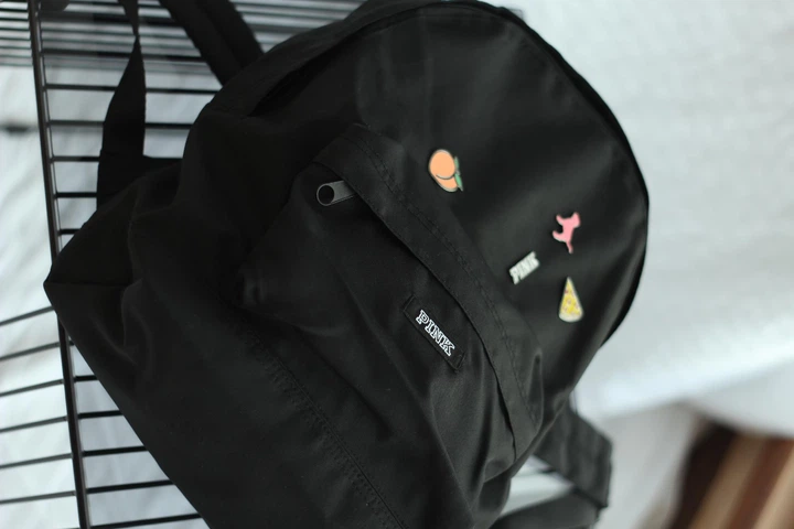 Городской рюкзак Victoria's Secret Pink Classic Backpack - Фото 8 Городской рюкзак Victoria's Secret Pink Classic Backpack - изображение 8