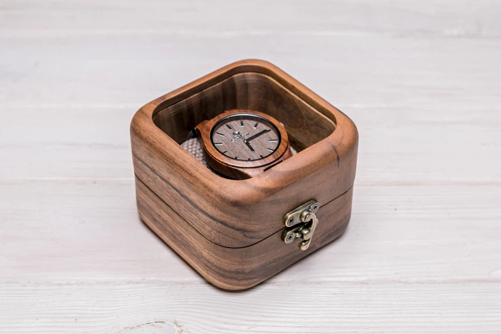 Органайзер из дерева ореха для наручных часов EcoWalnut Цельная шкатулка для 1 часов со стеклянной крышкой - изображение 9