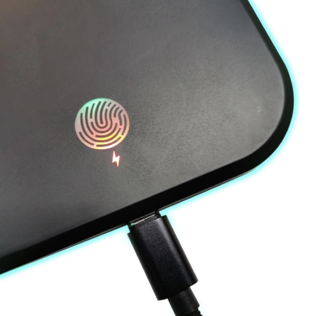 Ігровий килимок з підсвіткою та бездротовою зарядкою Wireless Charging для комп'ютера миші клавіатури ноутбука 30 см на 80 см Чорний - зображення 6