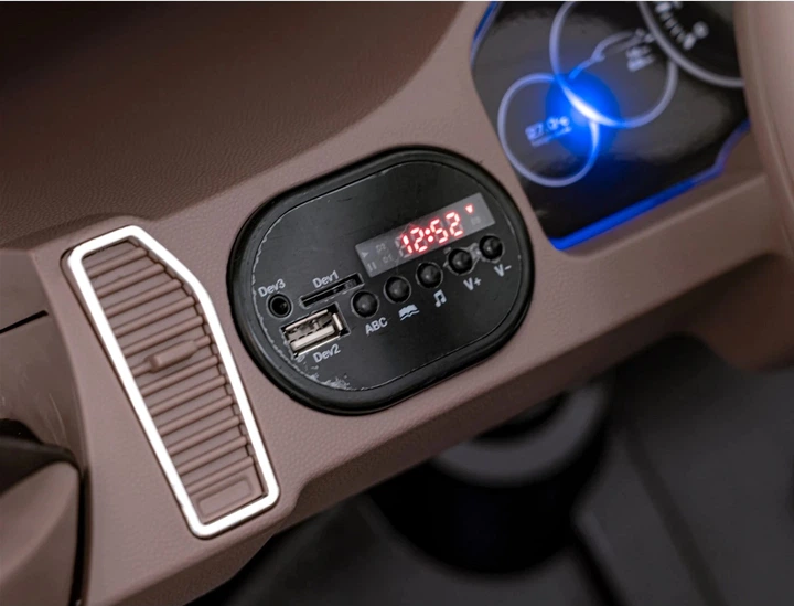 Електромобіль для дітей Porsche Cayenne S Чорний (5903864941005) - зображення 14