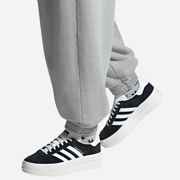 Жіночі кеди низькі adidas Originals Gazelle Bold HQ6912 (7.5UK) 41.5 Чорні (4066748973736) - зображення 2
