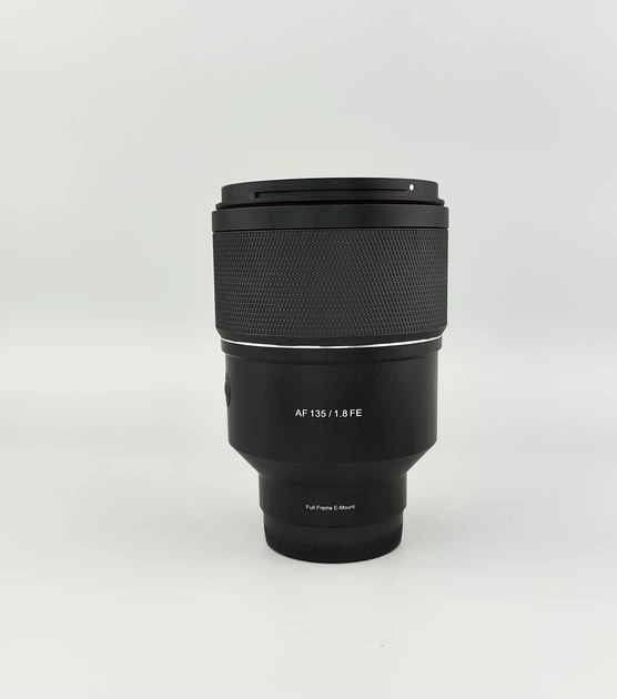 Об'єктив Samyang AF 135 mm F1.8 для Sony FE Factory Recertified g2 - зображення 12