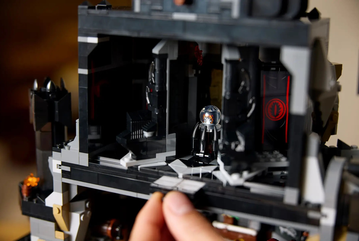 Zestaw klocków LEGO Icons Władca pierścieni: Barad-dur 5471 elementów (10333) - obraz 15