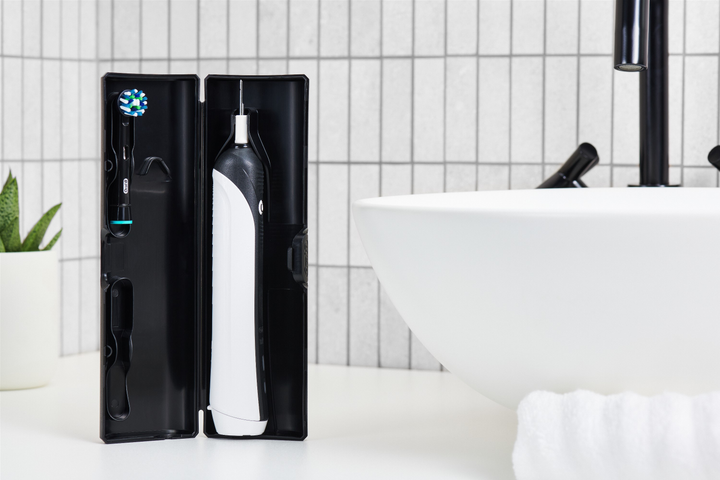 Електрична зубна щітка Oral-B Pro 1 Cross Action 750 Black (4210201203988) - зображення 6