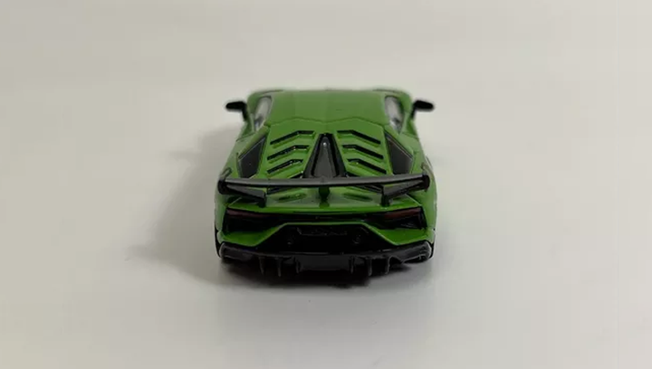Машинка Premium MINI GT Lamborghini Aventador SVJ 1:64 Green