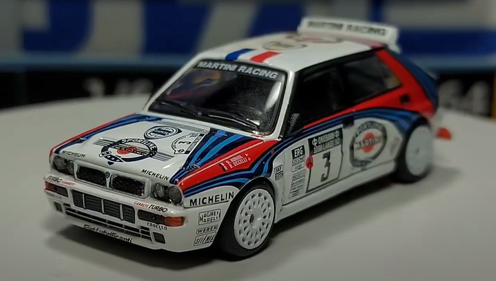 Машинка Premium MINI GT Lancia Delta HF Integrale Evoluzione 1:64