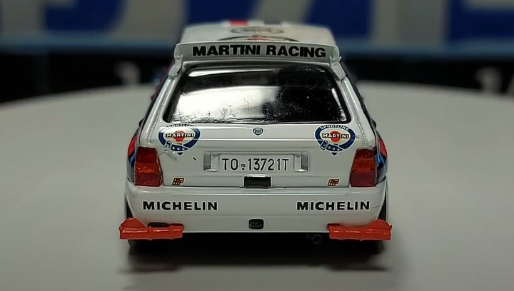 Машинка Premium MINI GT Lancia Delta HF Integrale Evoluzione 1:64