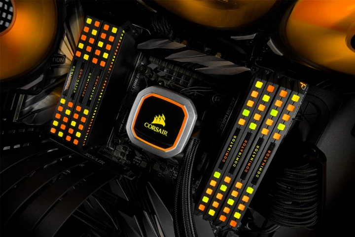 Pamięć&nbsp;Corsair DDR4-3200 16384MB PC4-25600 (Kit of 2x8192) Dominator Platinum RGB Black (CMT16GX4M2Z3200C16) - obraz 4