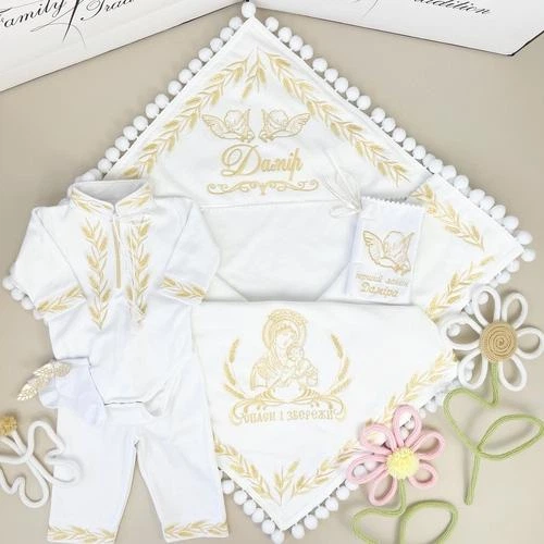 Крестильный набор для мальчика Family Tradition хлопок с вышивкой белый Хлебный дар - Фото 1 Крестильный набор для мальчика Family Tradition хлопок с вышивкой белый Хлебный дар - изображение 1
