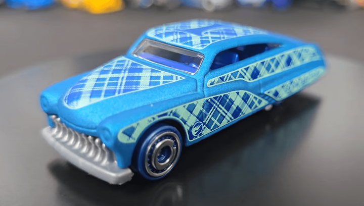 Машинка Базовая Hot Wheels Purple Passion Treasure Hunts HW Art