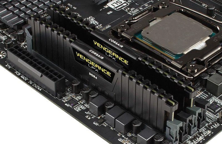 Пам'ять для настільних комп'ютерів Corsair Vengeance LPX DDR4 8 GB