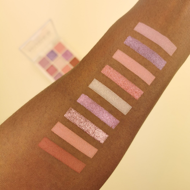Палетка тіней для повік Revolution Make Up Ultimate Nudes матові Light 8.1 г (5057566437110) - зображення 4