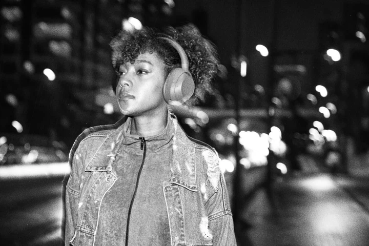 Навушники Over-ear Sony ULT WEAR BT 5.2, ANC, AAC, LDAC, Wireless, Mic, Зелений - Фото 5 Навушники Over-ear Sony ULT WEAR BT 5.2, ANC, AAC, LDAC, Wireless, Mic, Зелений - зображення 5