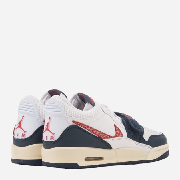 Buty sportowe chłopięce Nike Jordan Legacy CD9054-146 38 Wielokolorowe (196975618965) - obraz 3