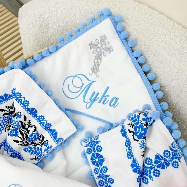 Крыжма махровая с вышивкой Family Tradition для мальчика с орнаментом 100х100 см белая Синеглазый василёк - Фото 3 Крыжма махровая с вышивкой Family Tradition для мальчика с орнаментом 100х100 см белая Синеглазый василёк - изображение 3