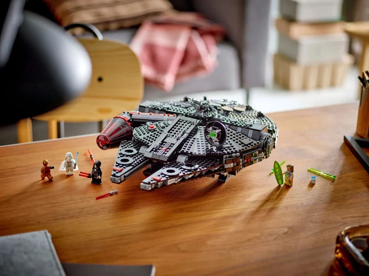 Zestaw klocków LEGO Star Wars Mroczny Sokół Millennium 1579 elementów (75389) - obraz 13