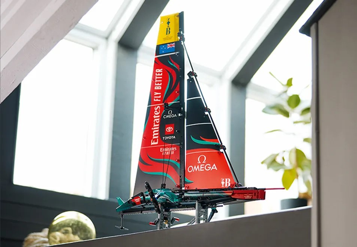 Конструктор LEGO Technic Яхта Emirates Team New Zealand AC75 962 елементи (42174) - зображення 12