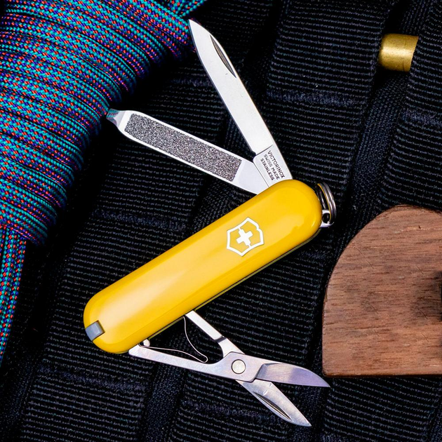 Складаний ніж-брелок VICTORINOX Classic Sunny Side 7 функцій 4 см, нержавіюча сталь X50CrMoV15 - зображення 1